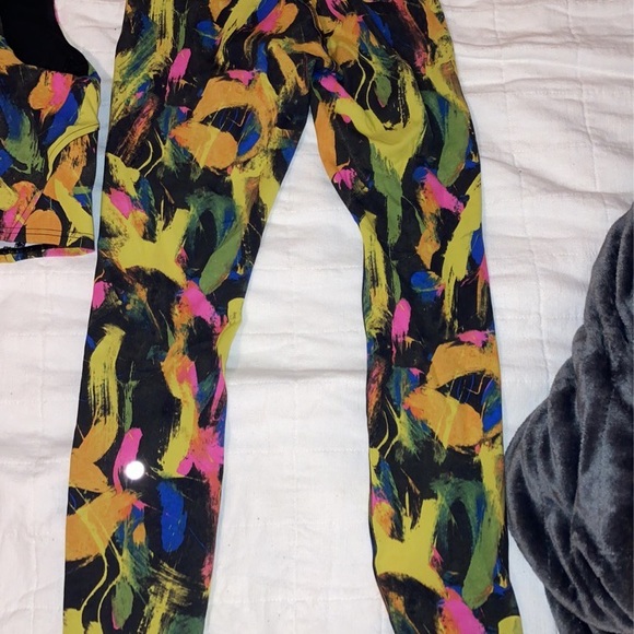 Lululemon matching workout top and leggings! - Picture 4 of 4